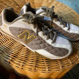 New Balance 442 leather sneaker